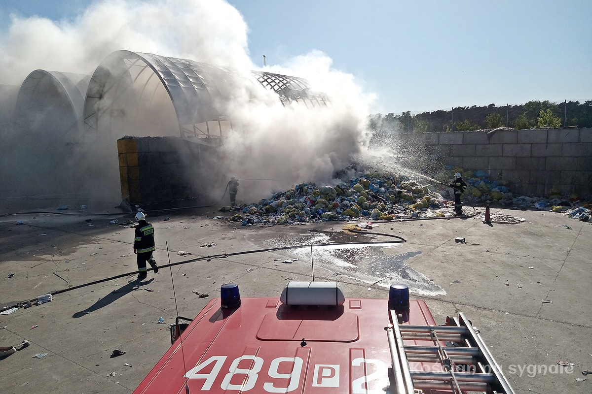 pożar sortowni odpadów w Piotrowie Pierwszym